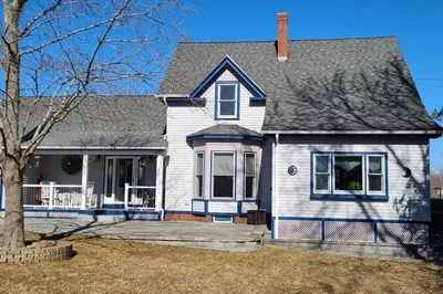 1088 Main St 1