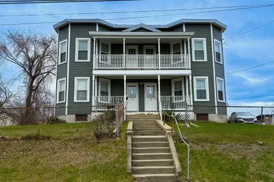 30-32 Montgomery St