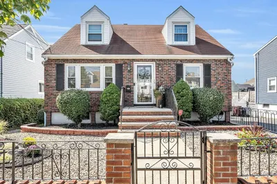 13 Griswold St