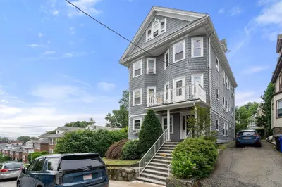 3 Woodstock Ave #3