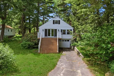 28 Lake Dr 1