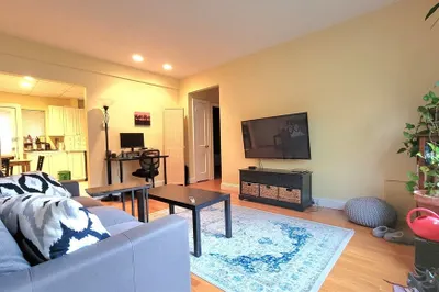 32 Saint Paul St #2