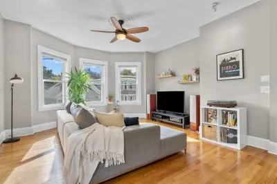 66 Boylston St #2