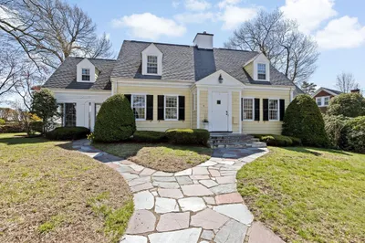 8 Stoney Brae Road