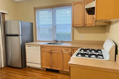 20 Pearl St #1L