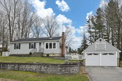 3 Swan Pond Road