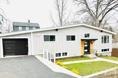 22 Hazelhurst Ave 1