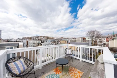 522 E 8 St #3