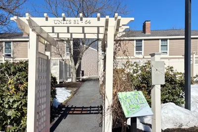 11 Oak St #43