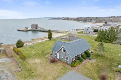 7 Pebble Ln 1