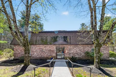 15 Lawrence Rd #22
