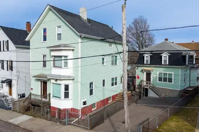 654 Third St 1