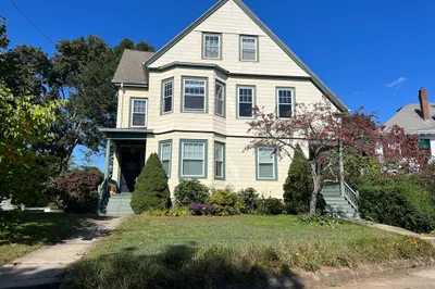 6 Larcom Ave #6