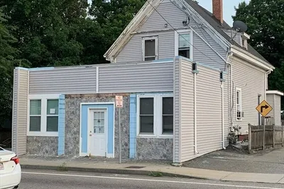 448 Pleasant St