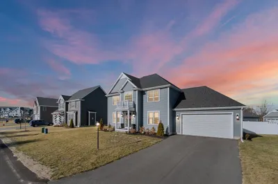 11 Wedge Dr 1