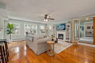 4 Burke St 1