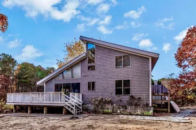 45 Manitoba Rd