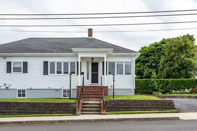1895 Rodman St