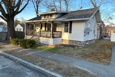 63 Warner Ave