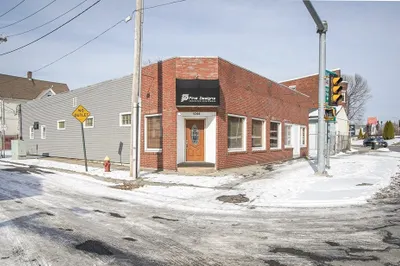 1046 Chicopee St 1