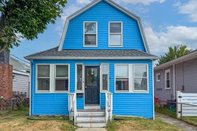 16 Pebble Ave