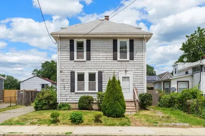 916 Sea St 1
