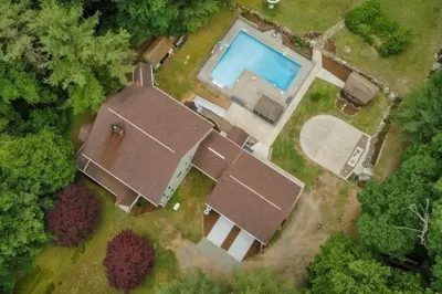 123 Town Farm Rd 1
