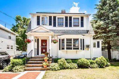 53 Russell St 1