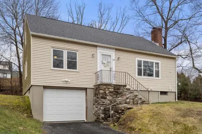 89 Litchfield Ave 1