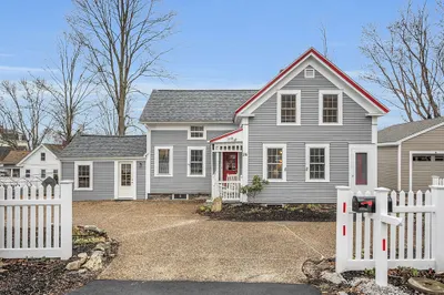 36 Pleasant St 1