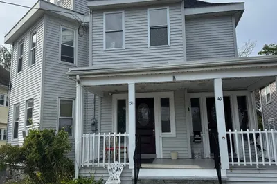 49 Holmes St #2B 1