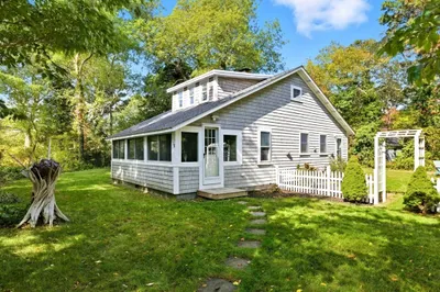 38 N Dennis Rd 1