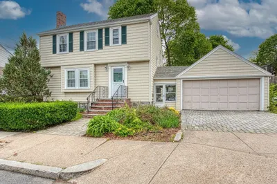 27 Packard Ave