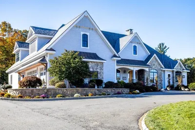 210 Indian Hill Rd 1