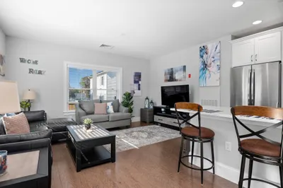 445 Essex St #204 1