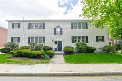 104 Lake Shore Rd #1