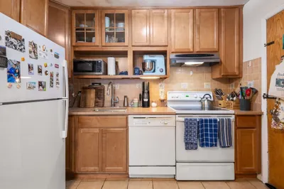 2 Larose Pl #10 1