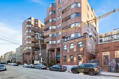 147 Kelton St #710