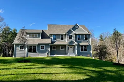 15 Bartlett Ave