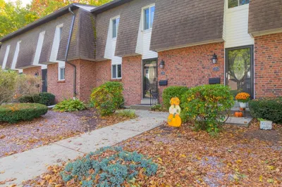20 Hillcrest Park #20 1