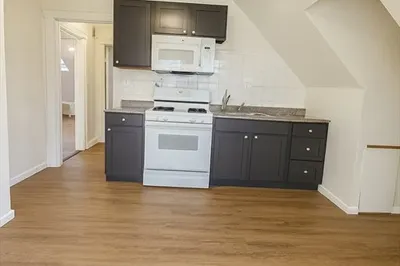 38 Waumbeck St #3