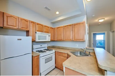 12 Humboldt Place #1