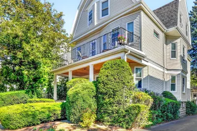 205 College Ave 1