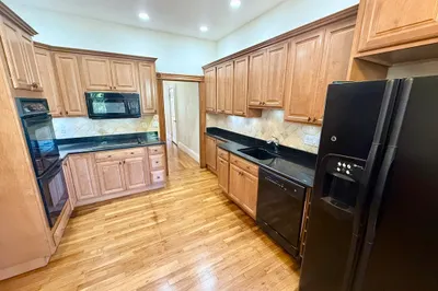 904 East Broadway #1