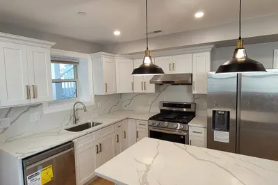 41 Moseley St #1