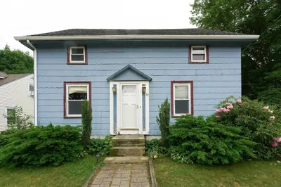 82 Pine Rd