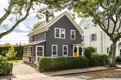 22 Knapp St