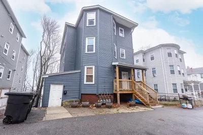 81 Merrifield St 1
