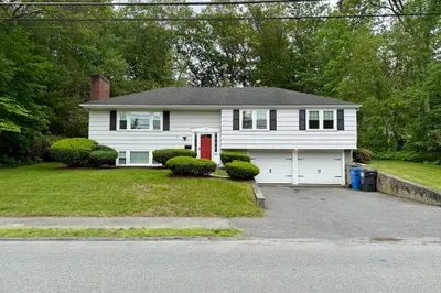 109 Elmwood Rd 1