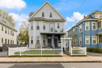 50-52 Bainbridge St 1
